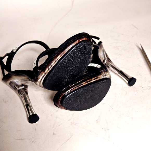 Jante Black with mirrors on the straps 4 inch Heels . Size 6 - Picture 11 of 11